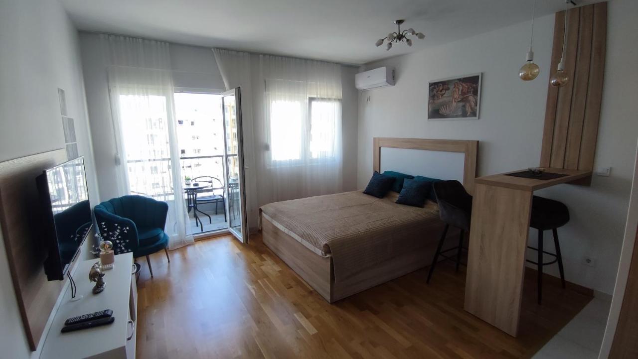 Stari Aerodrom Appartamento *